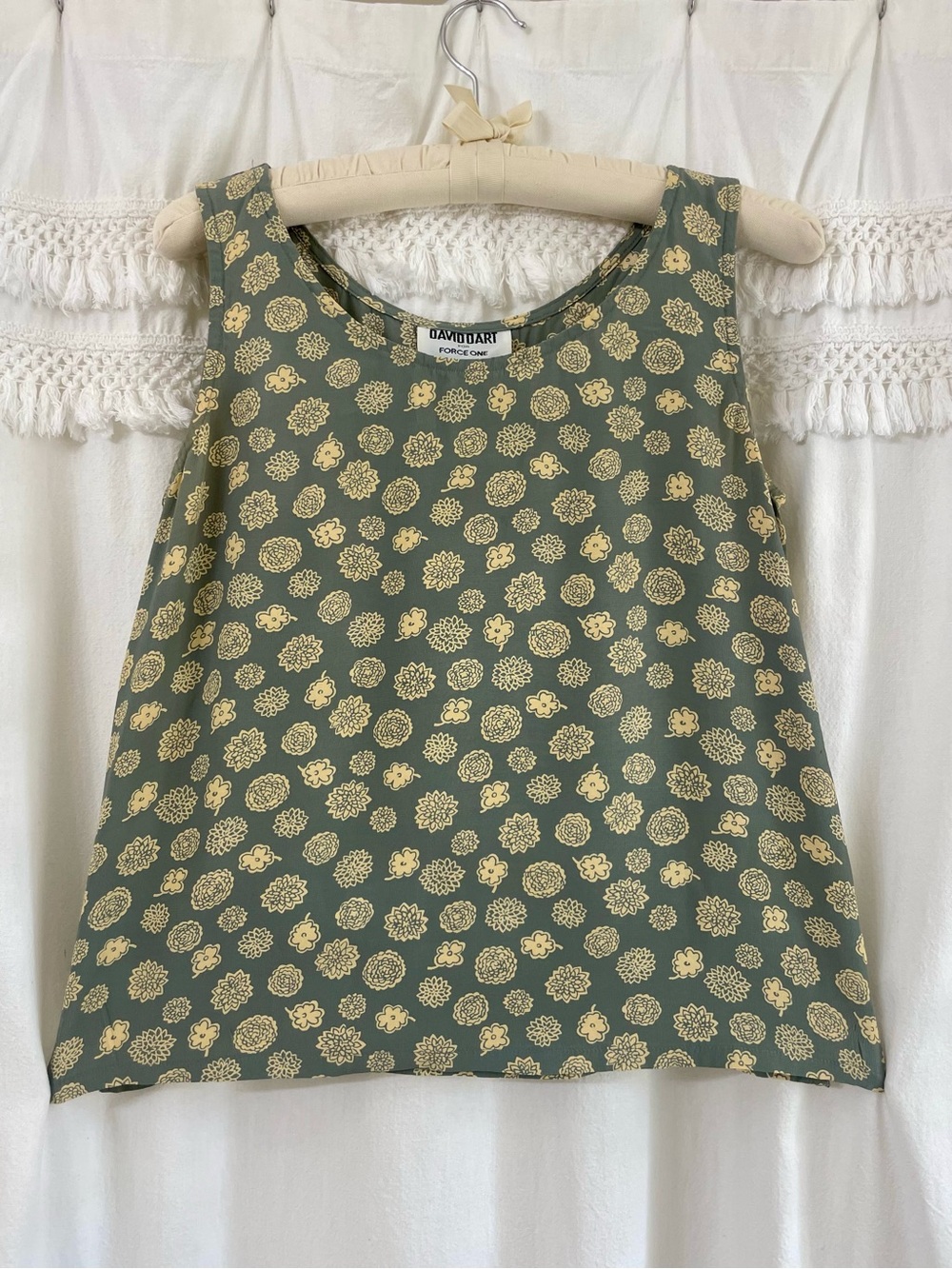 David Dart Force One 100% Rayon Sage Green Floral Sleeveless Blouse